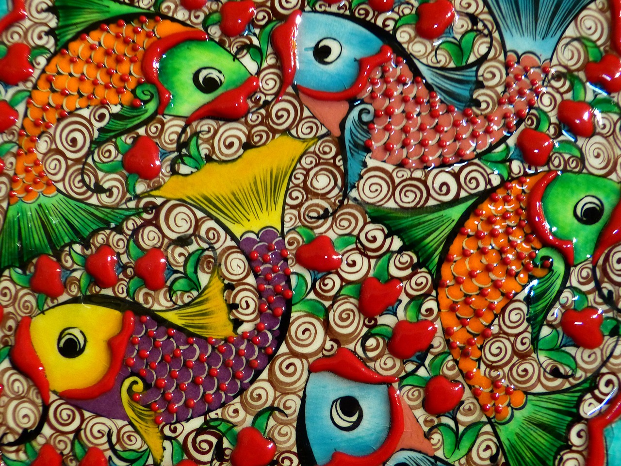 How to recycle and reuse old ceramics?